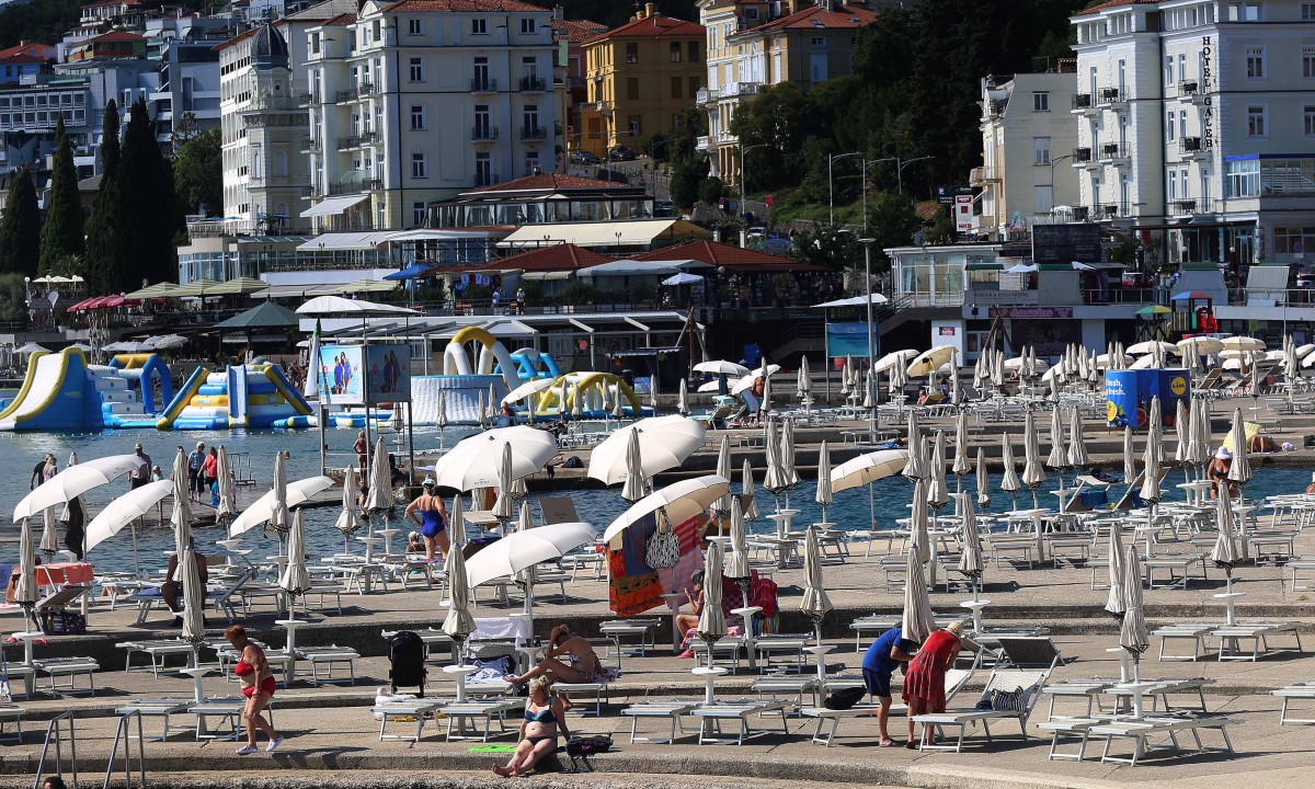 turisti.jpg